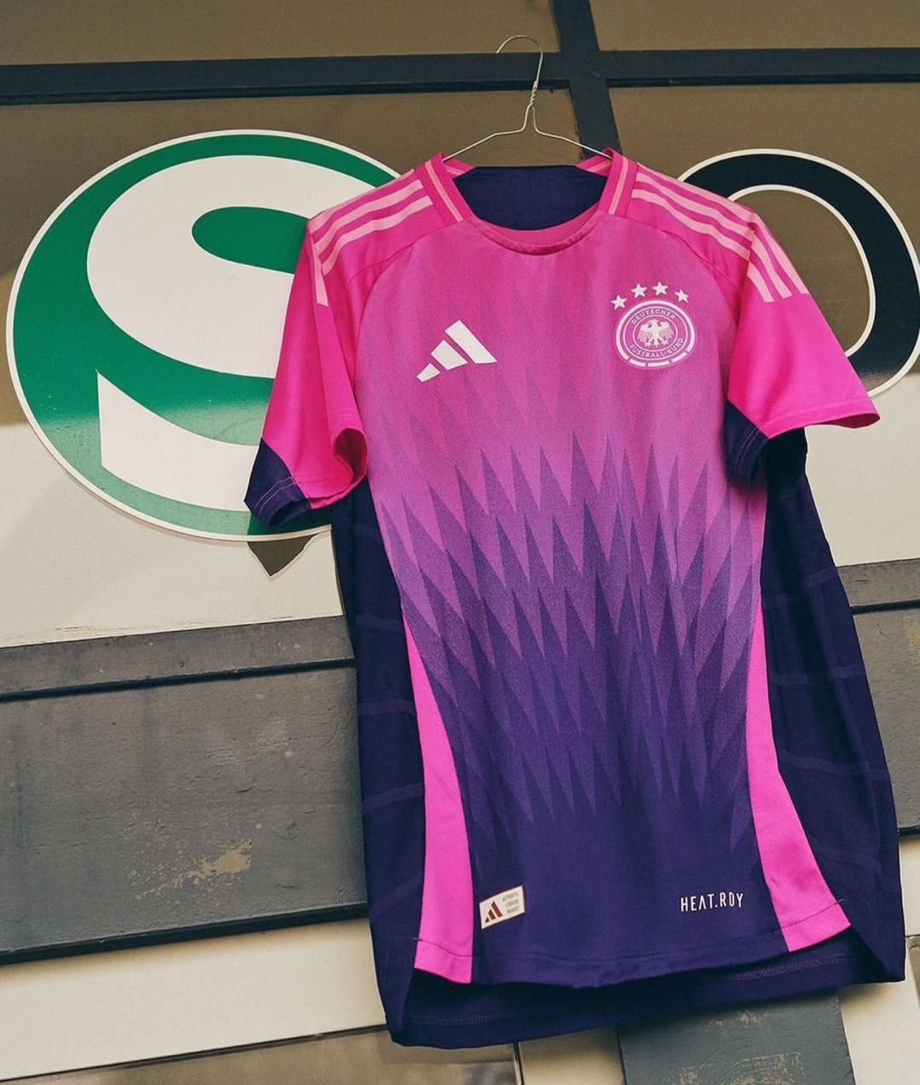 Almanya Deplasman Forması