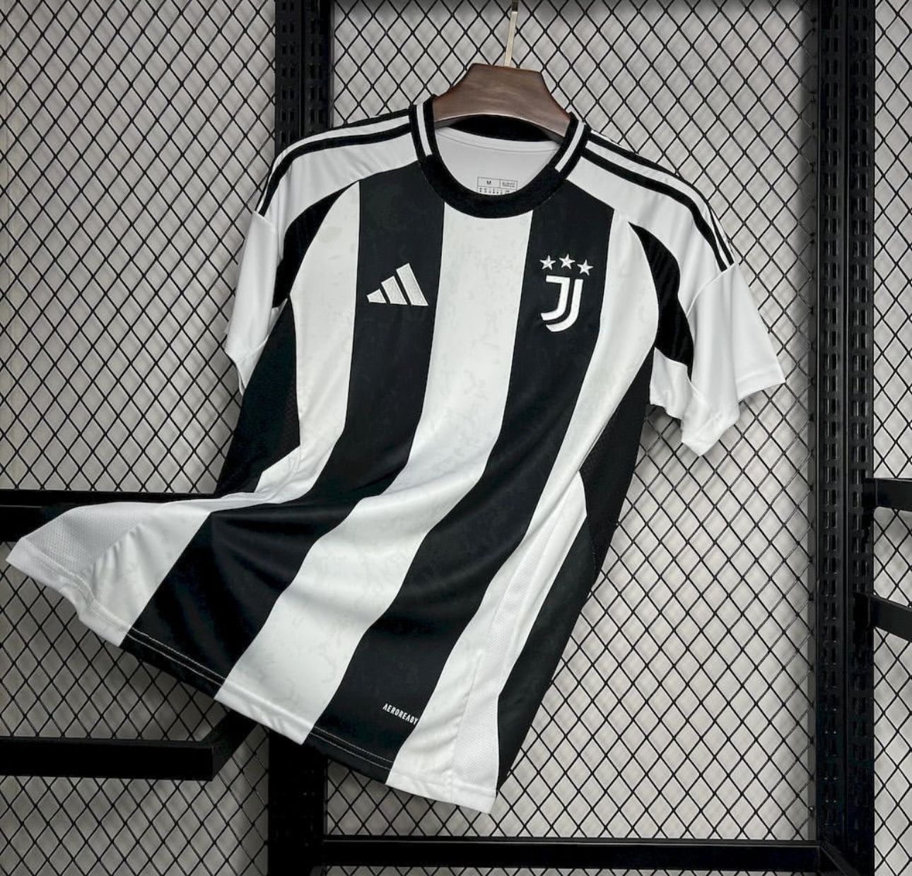 Juventus 2024/25 Ev sahibi Forma