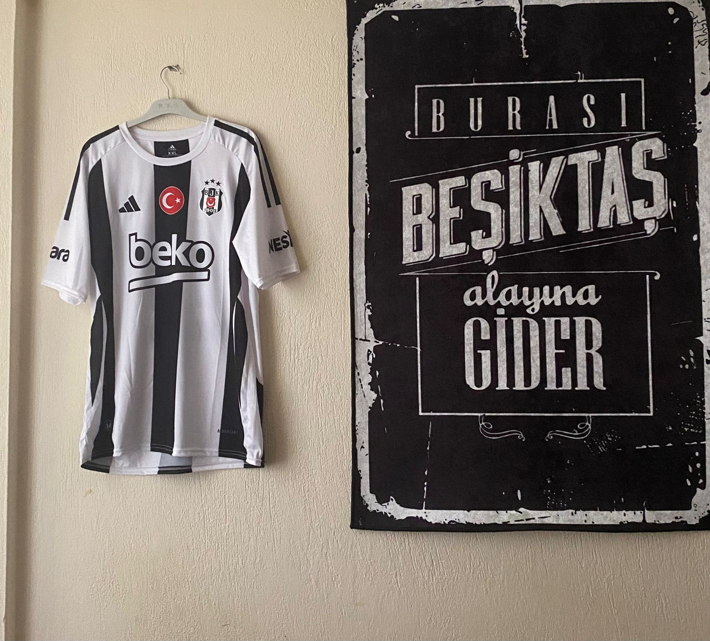 Beşiktaş 2024/25 Çubuklu Forma