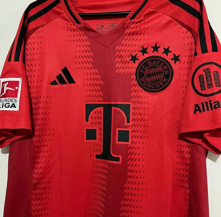 Bayern Münih Kırmızı Forma – Forma Bahçesi