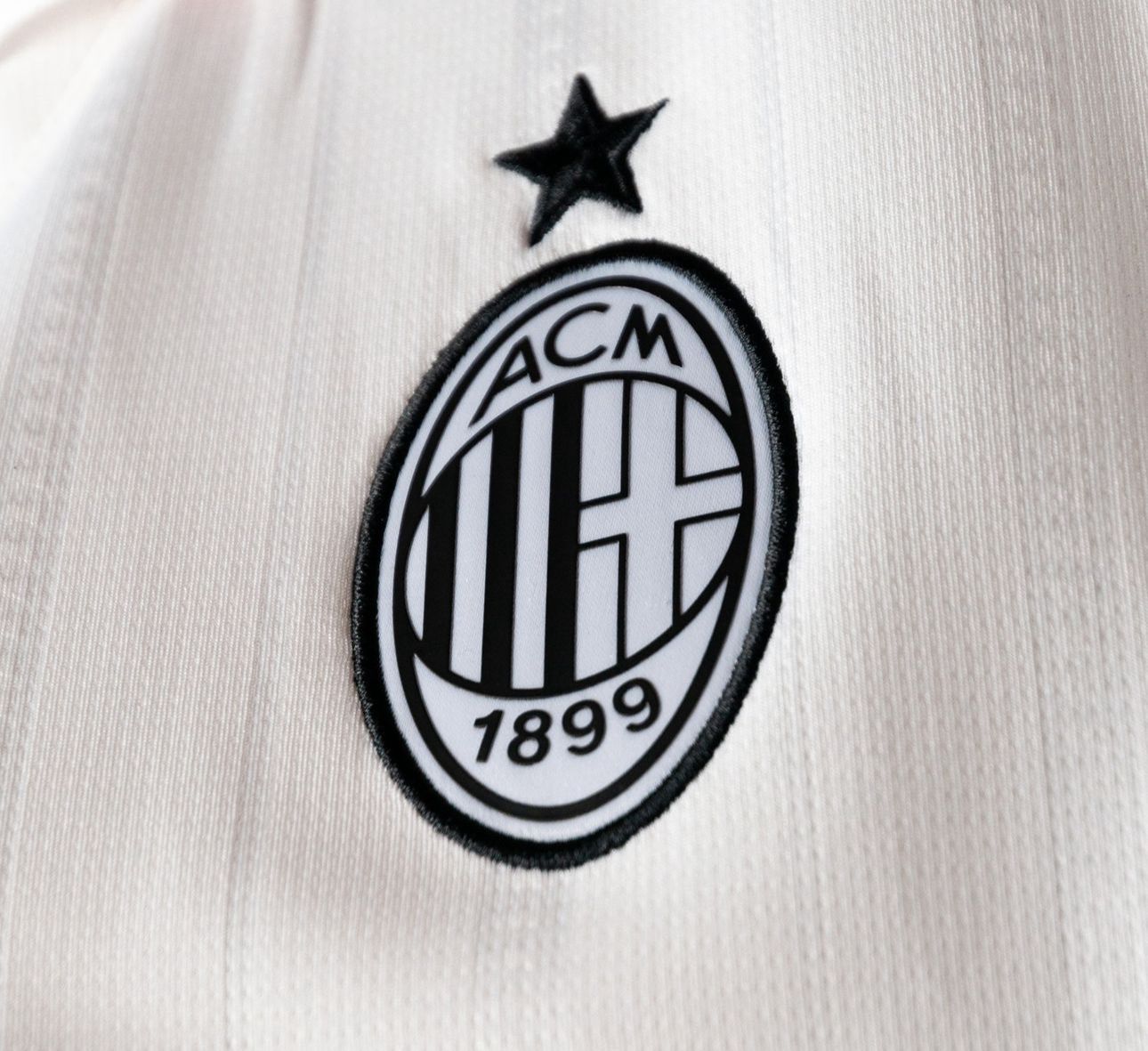 Milan Beyaz Forma
