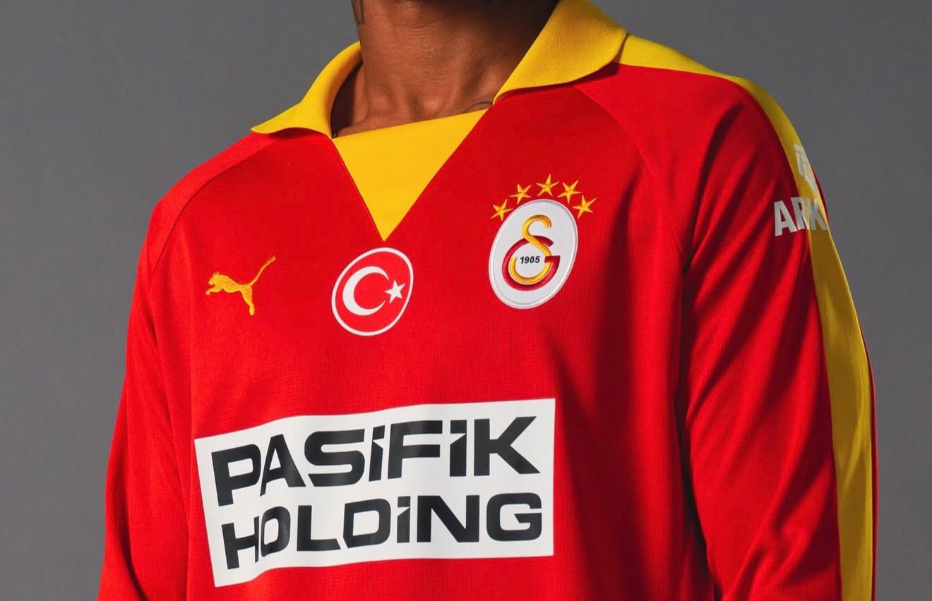 GALATASARAY KIRMIZI SARI  RETRO YENİ UZUN KOL