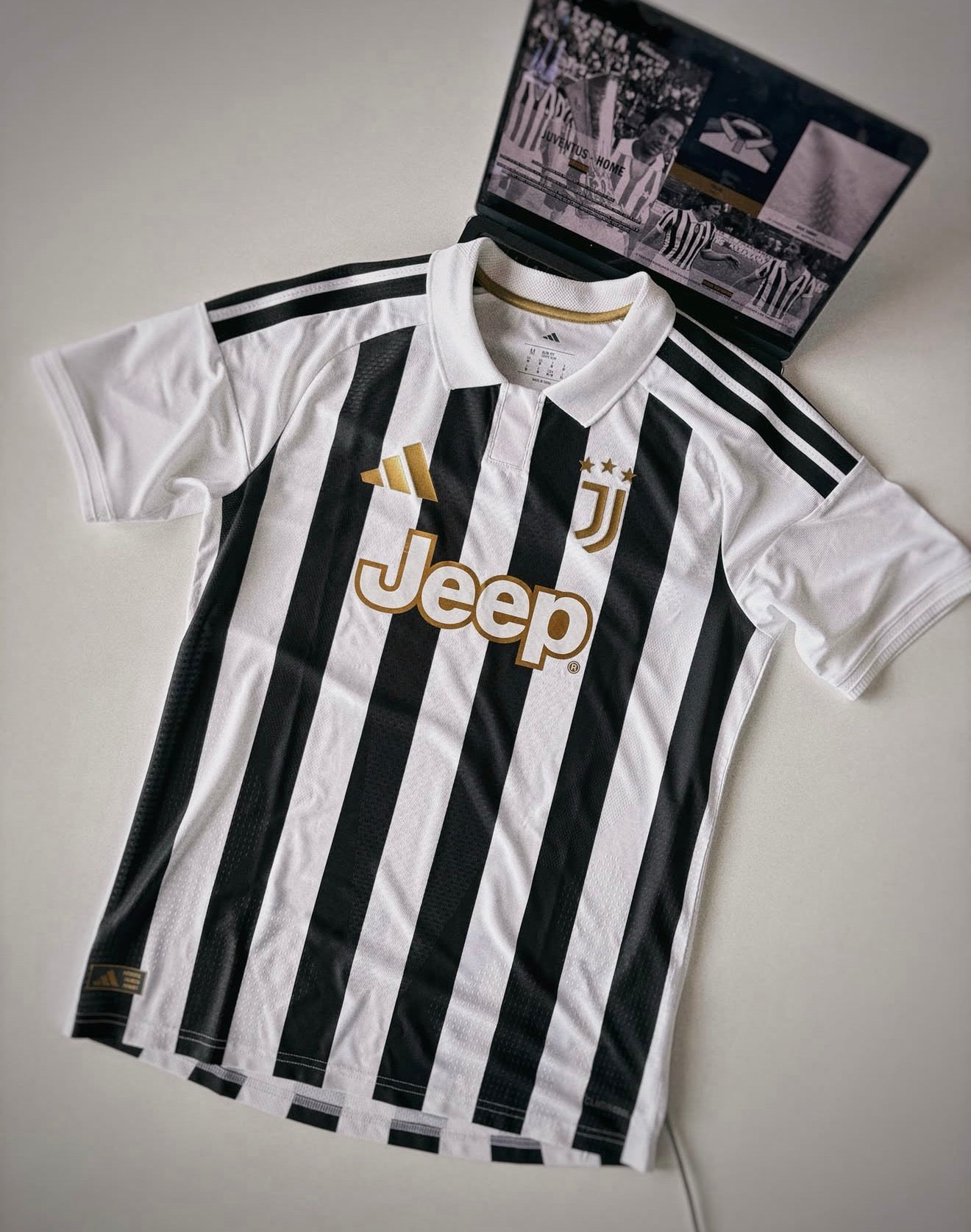 Juventus 2027 Ev Sahibi Forması