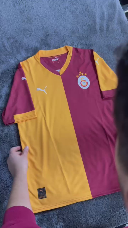 Galatasaray 5 Yıldız Parçalı Ev Sahibi Forma